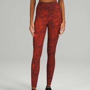 Lululemon Invigorate High-Rise Tight 28"
Denim Wash Print Autumn Red Black
